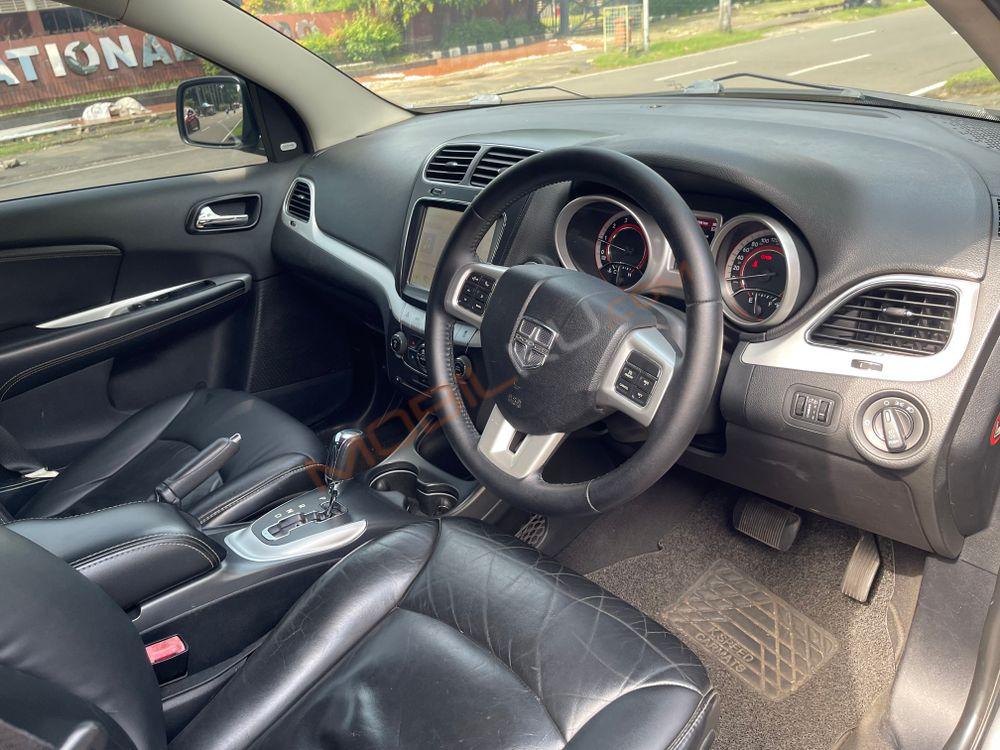 Mobil Dodge Journey 2013