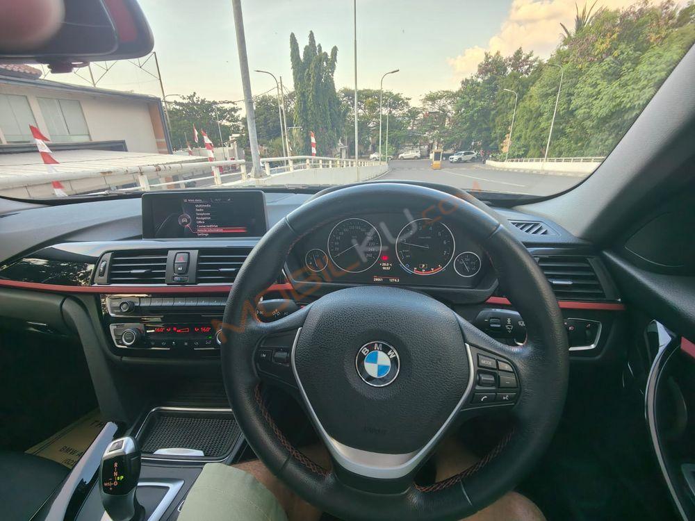 Mobil BMW 3 Series 2014