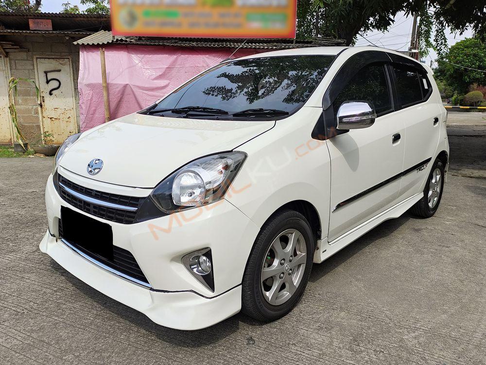Mobil Toyota Agya 2015