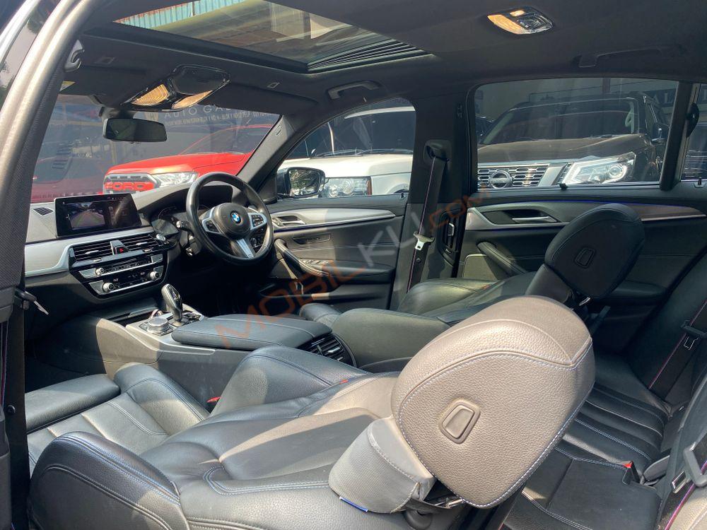 Mobil BMW 5 Series 2020