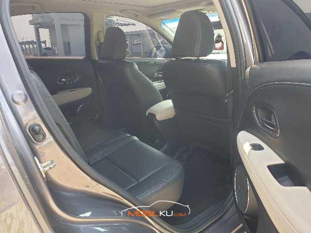 Mobil Honda HR-V 2016