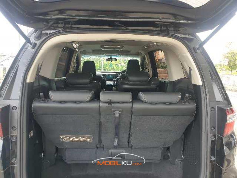 Mobil Honda Odyssey 2017