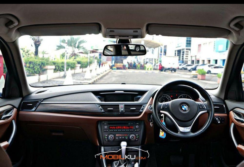 Mobil BMW X1 2013