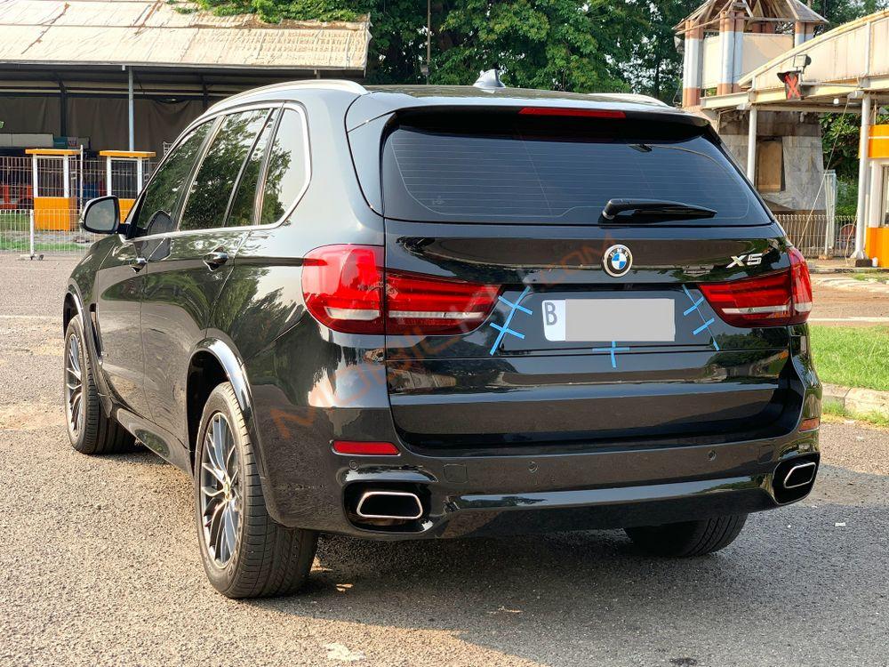 Mobil BMW X5 2015