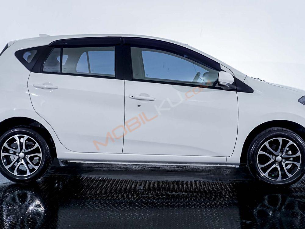 Mobil Daihatsu Sirion 2022