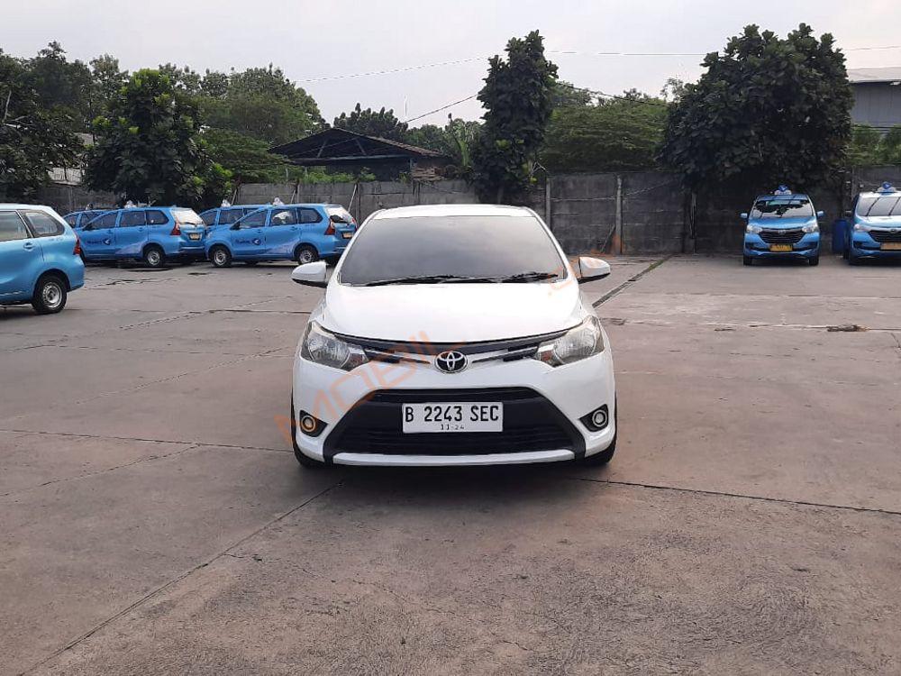 Mobil Toyota Limo 2014