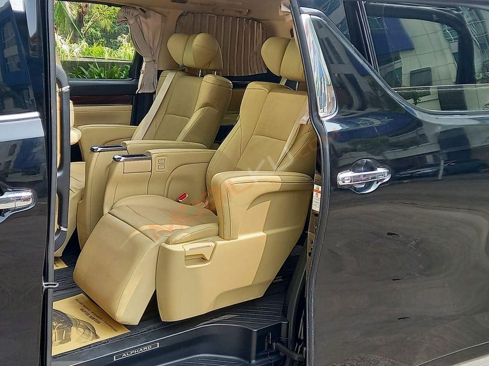Mobil Toyota Alphard 2017
