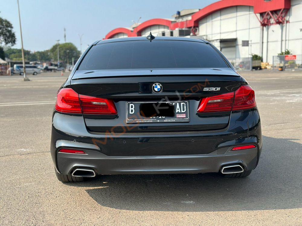 Mobil BMW 5 Series 2020