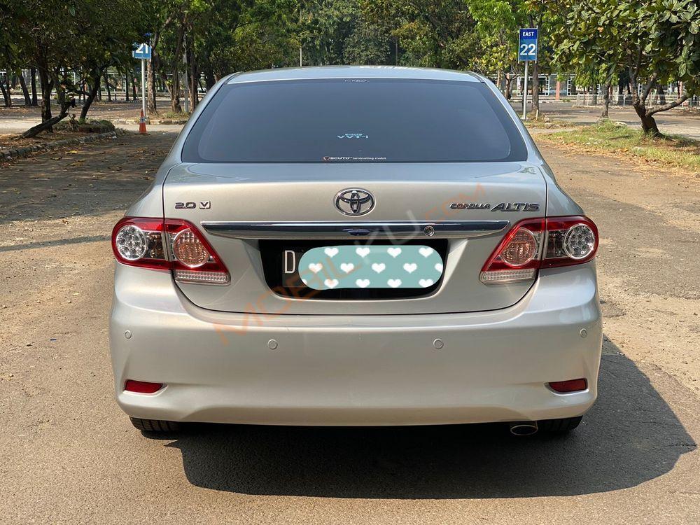 Mobil Toyota Corolla 2010