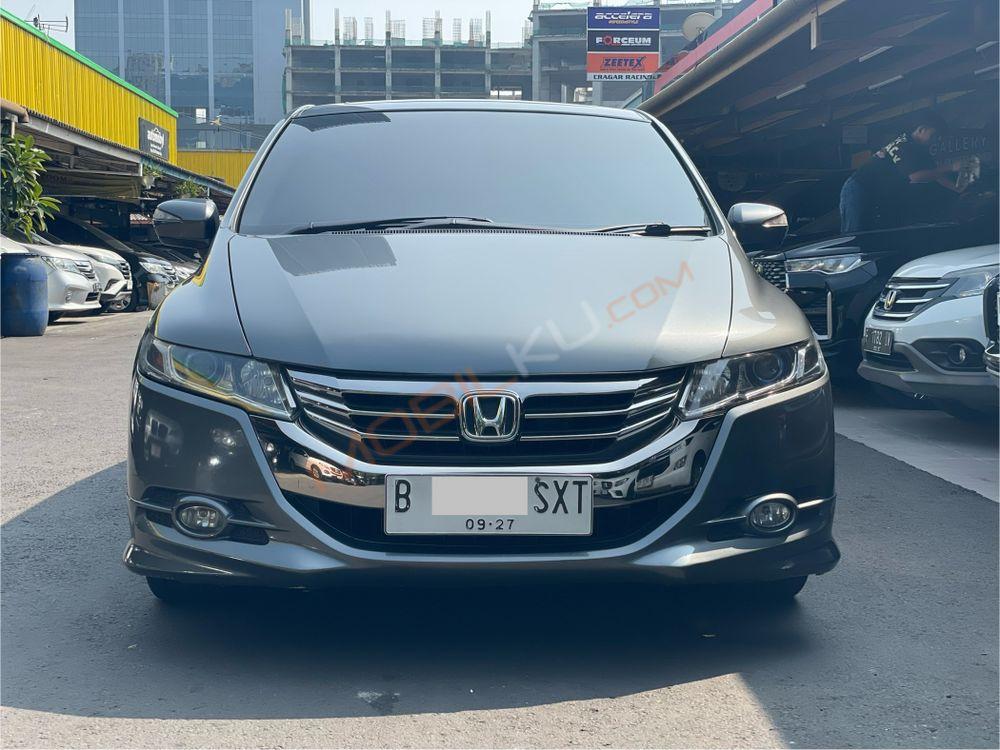 Mobil Honda Odyssey 2012