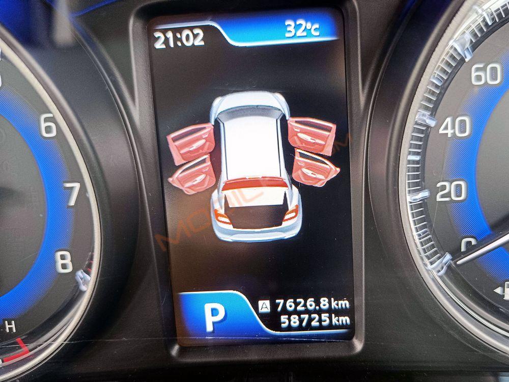 Mobil Suzuki Baleno 2018