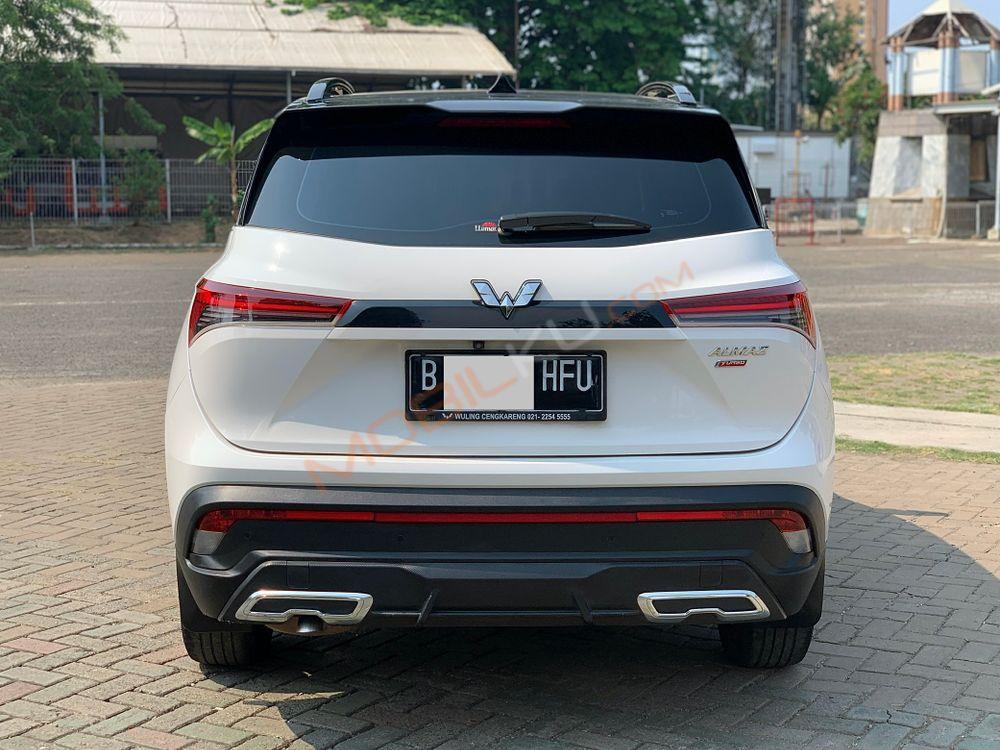 Mobil Wuling Almaz 2022