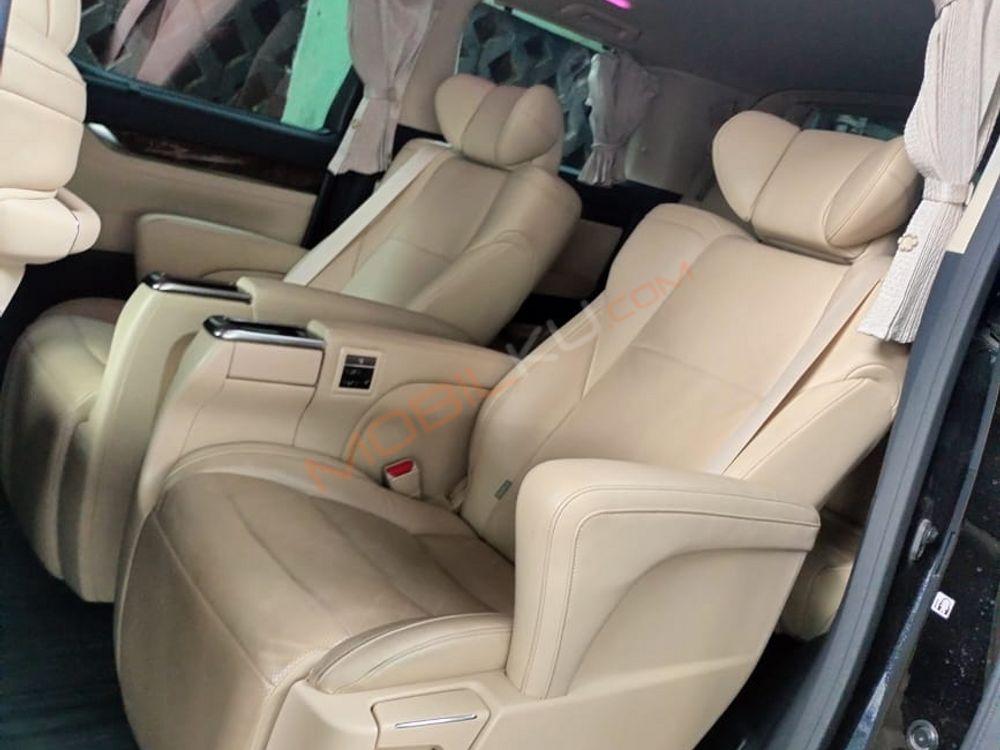 Mobil Toyota Alphard 2022