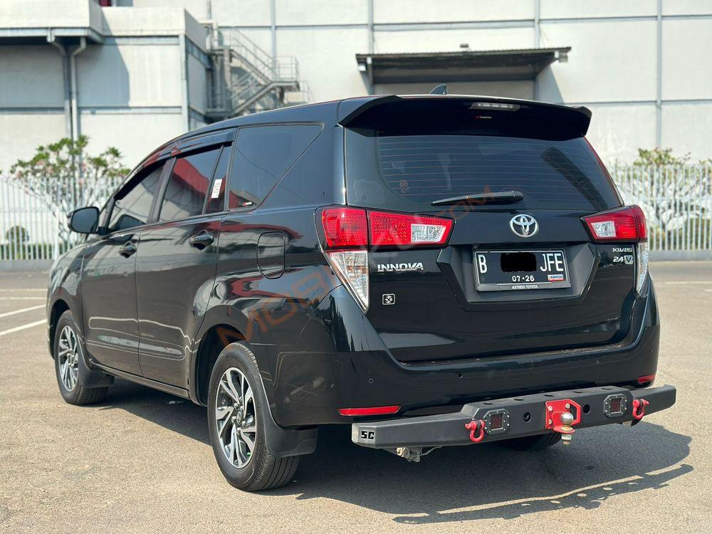 Mobil Toyota Kijang Innova 2021