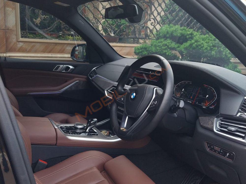 Mobil BMW X5 2020