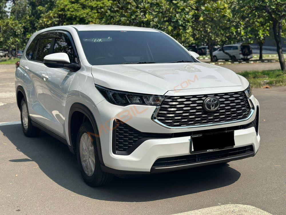 Mobil Toyota Kijang Innova Zenix 2023