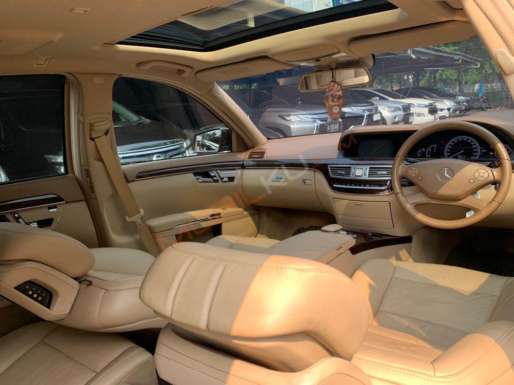 Mobil Mercedes-Benz S-Class 2011