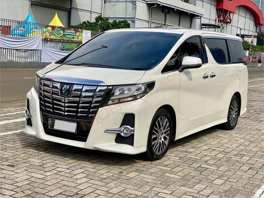 Mobil Toyota Alphard 2016