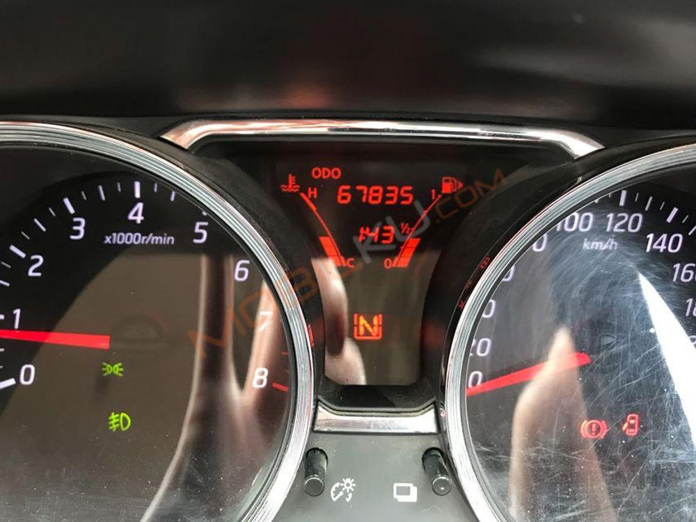 Mobil Nissan Grand Livina 2017