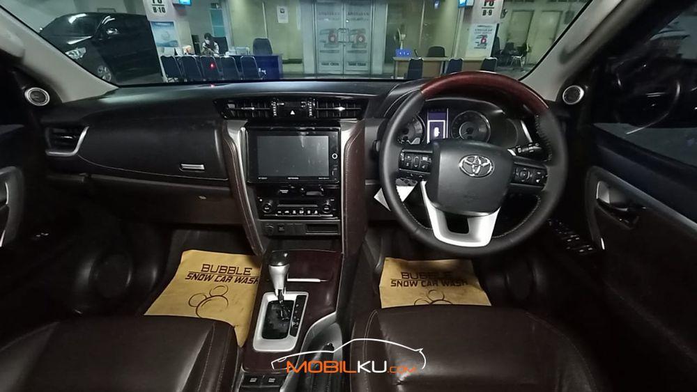 Mobil Toyota Fortuner 2016