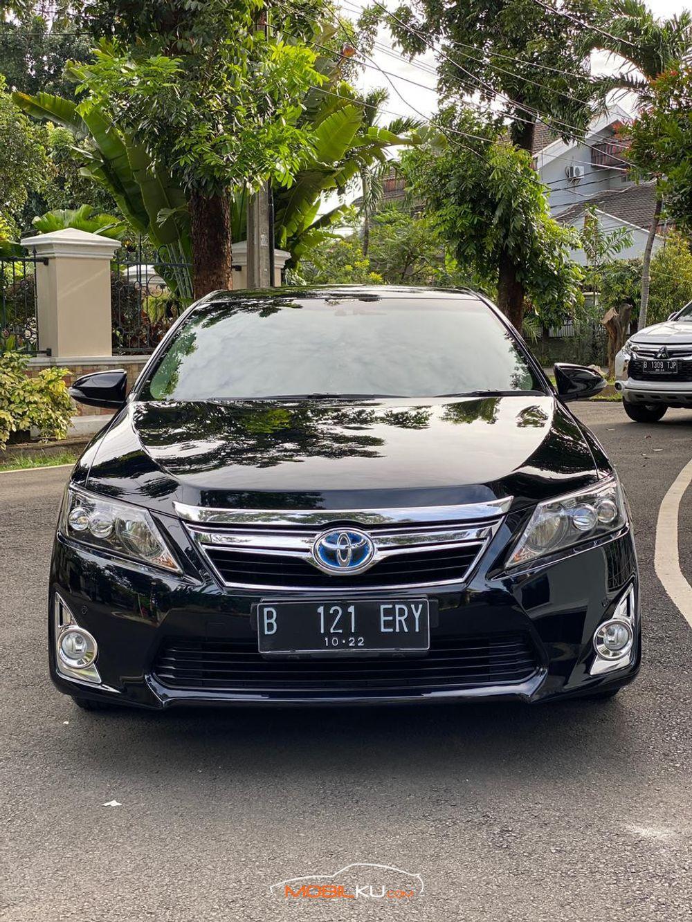 Mobil Toyota Camry 2012