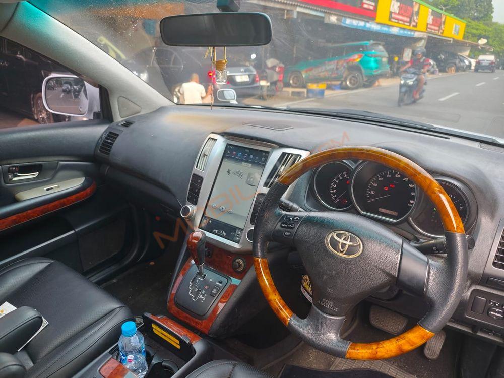 Mobil Toyota Harrier 2011