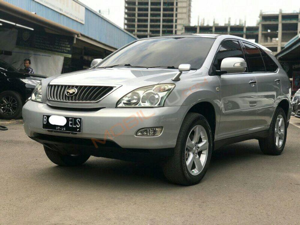 Mobil Toyota Harrier 2013