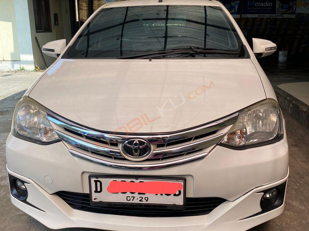 Mobil Toyota Etios 2014