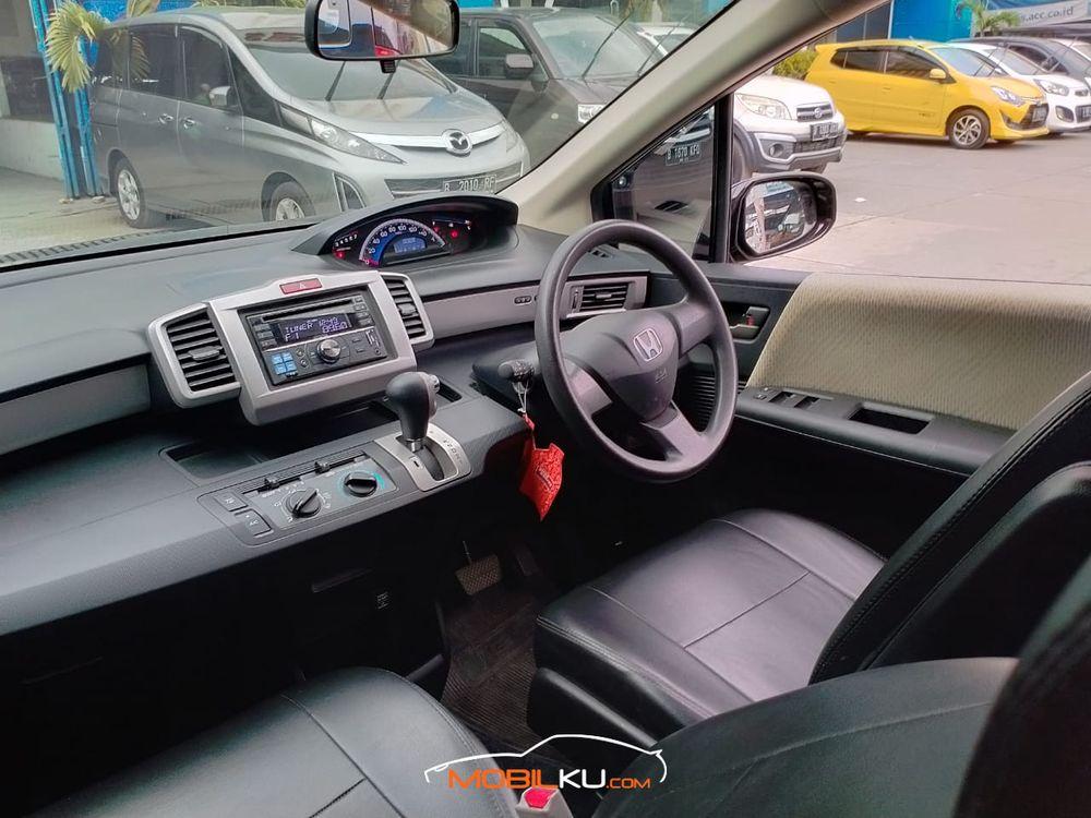 Mobil Honda Freed 2014