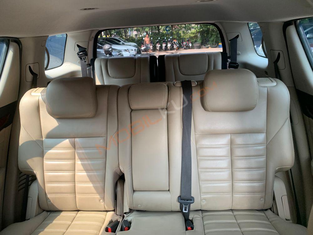 Mobil Isuzu MU-X 2017