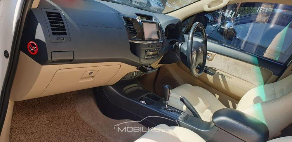 Mobil Toyota Fortuner 2015
