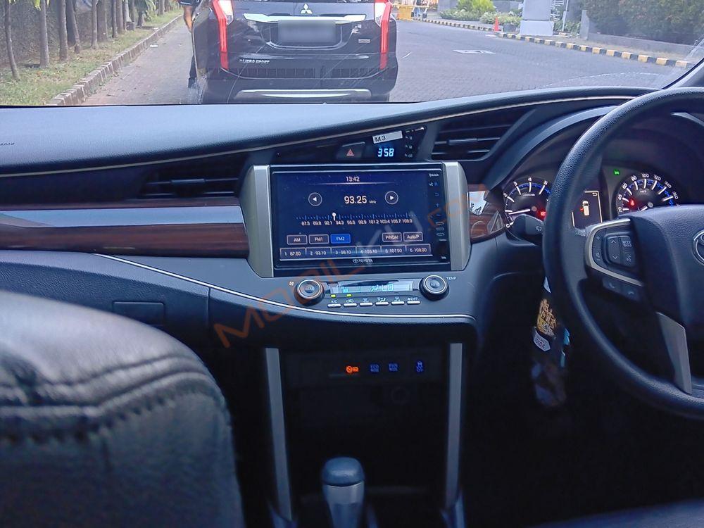 Mobil Toyota Kijang Innova 2021