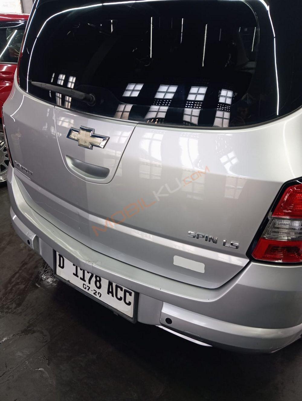 Mobil Chevrolet Spin 2014