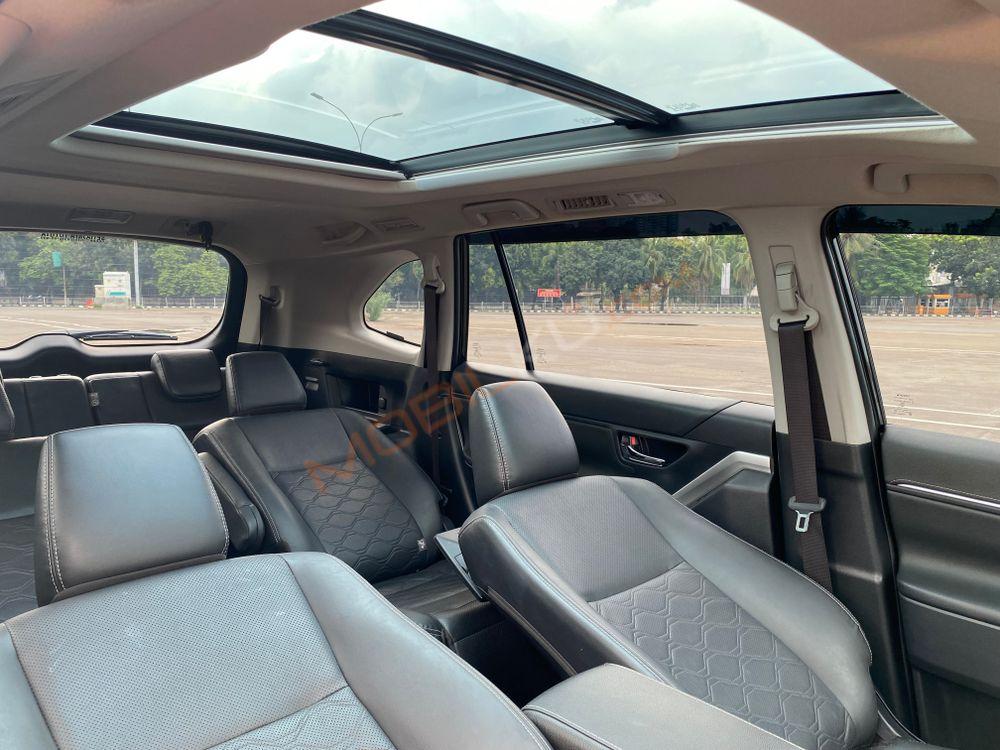 Mobil Toyota Kijang Innova Zenix 2023