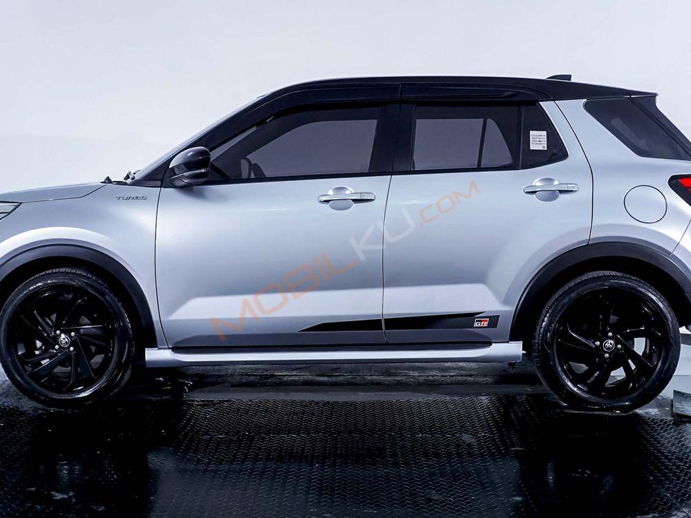Mobil Toyota Raize 2021