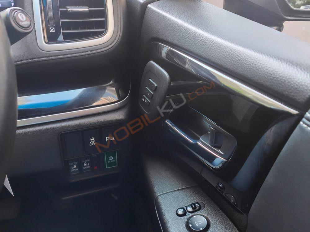 Mobil Honda Odyssey 2018