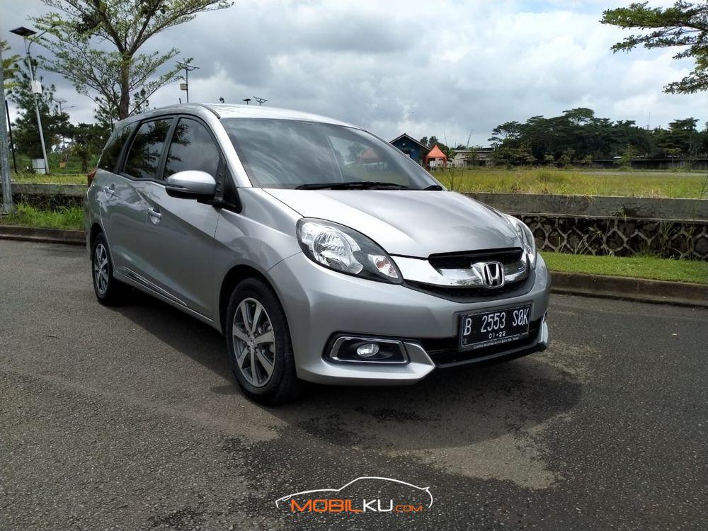 Mobil Honda Mobilio 2016