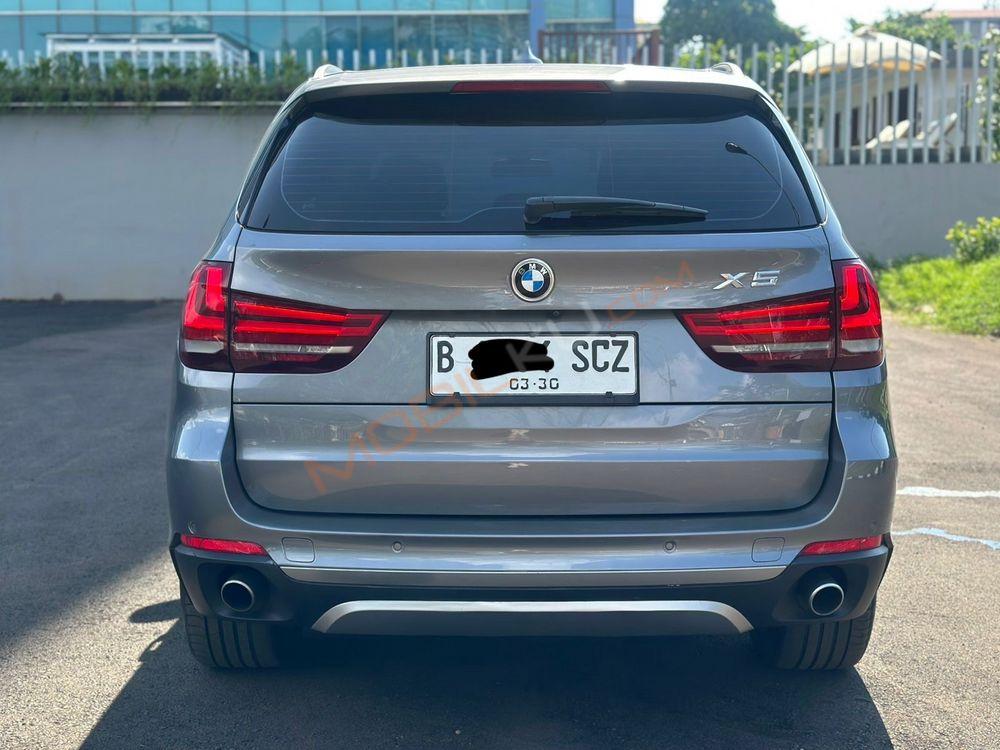 Mobil BMW X5 2015