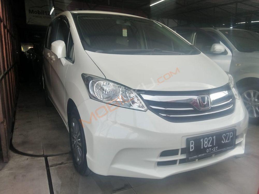 Mobil Honda Freed 2012