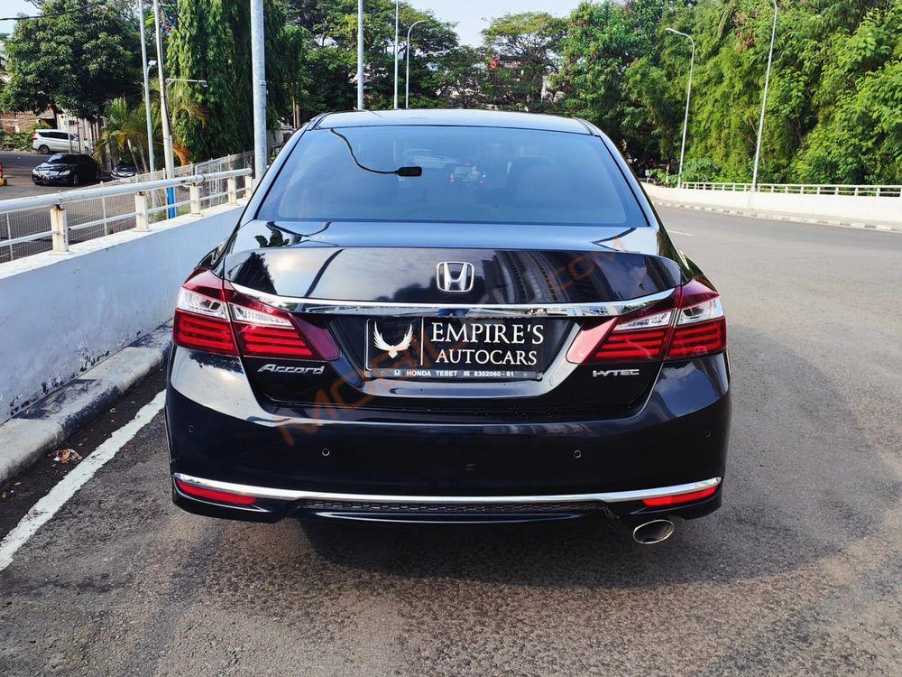 Mobil Honda Accord 2017