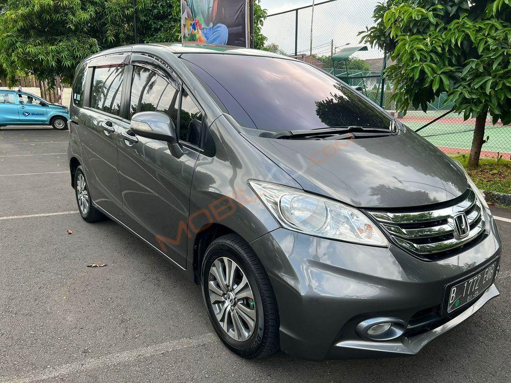 Mobil Honda Freed 2014