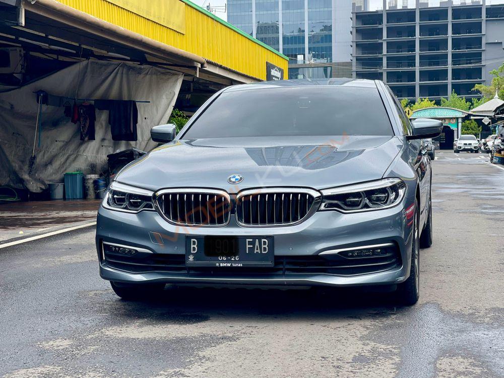 Mobil BMW 5 Series 2020