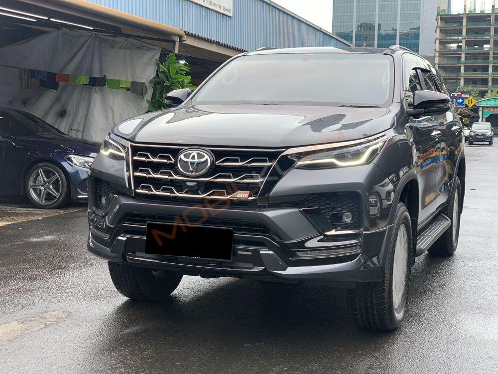 Mobil Toyota Fortuner 2023