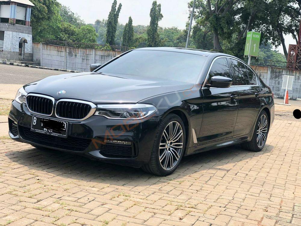 Mobil BMW 5 Series 2020