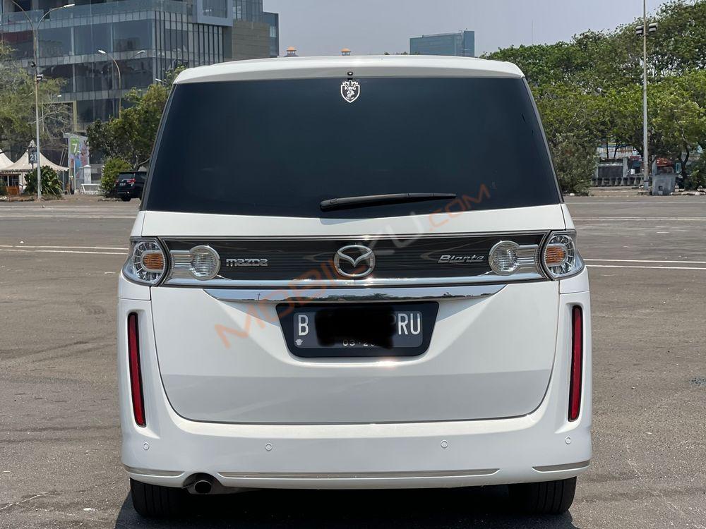 Mobil Mazda Biante 2014
