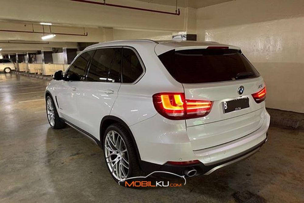 Mobil BMW X5 2015
