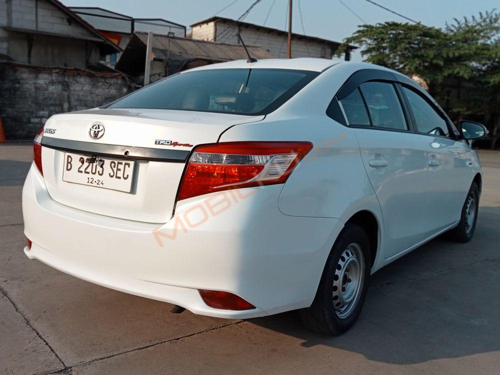 Mobil Toyota Limo 2015