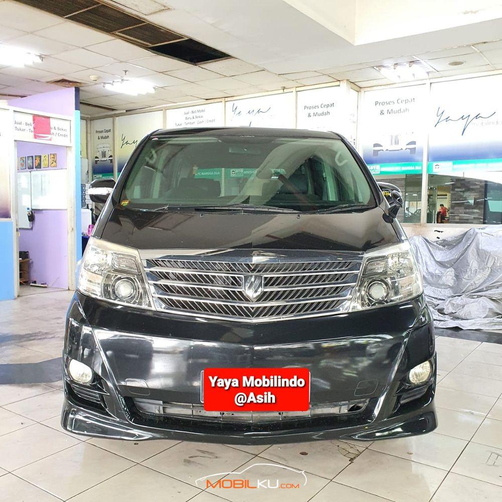 Mobil Toyota Alphard 2012