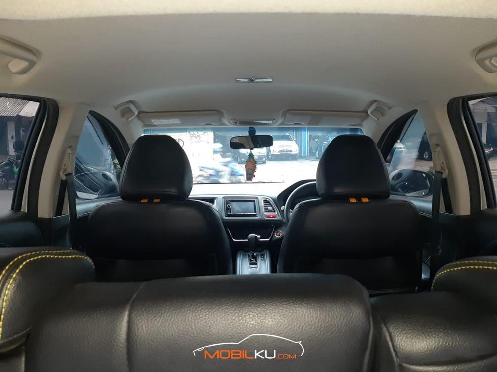 Mobil Honda HR-V 2015