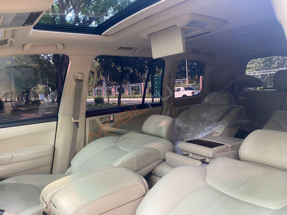 Mobil Lexus LX 2010